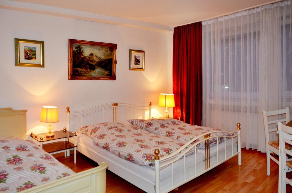 Hotel Ziegenhagen Colonia Habitación foto
